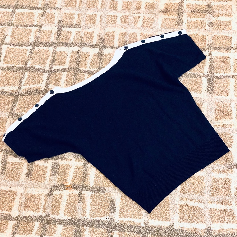 NWT:Lauren knitted navy top w/ buttons at shoulder